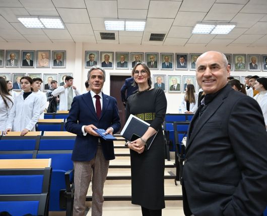 ambasadorul greciei 